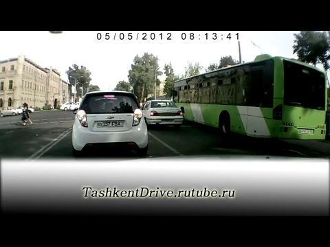 Ташкент. Идиотское поведение на  светофоре